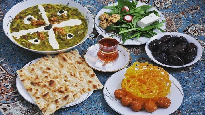 خوردن سبزیجات و میوه در افطار