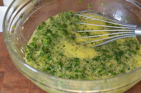 طرز تهیه کوکوی سبزی با سیب زمینی