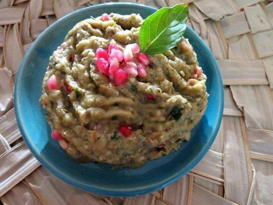 طرز تهیه کال کباب گیلانی با سیر فراوان و بادمجان