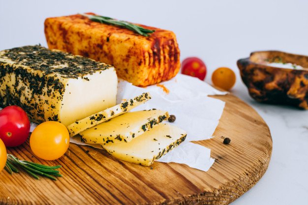 Panir halloumi پنیر هالومی یکی از پنیرهای معروف جهان
