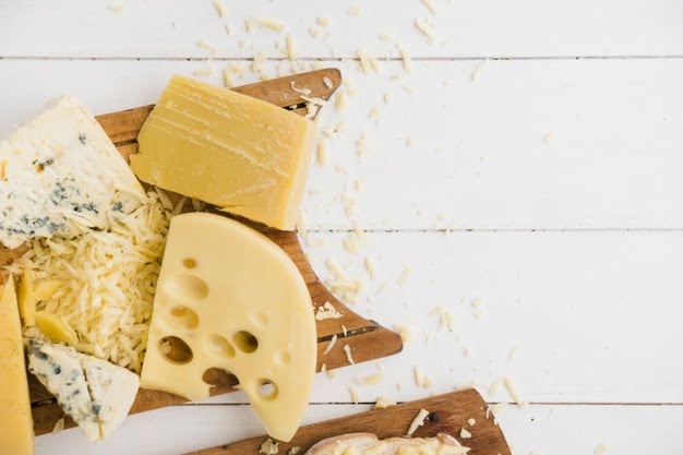 Panir chedar پنیر چدار یکی از پنیرهای معروف جهان