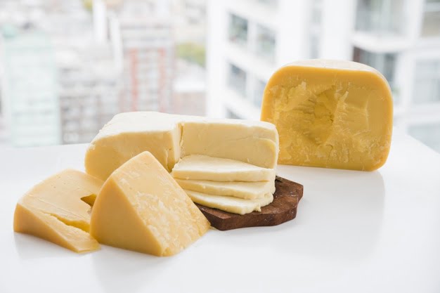 Panir gouda پنیر گودا یکی از پنیرهای معروف جهان