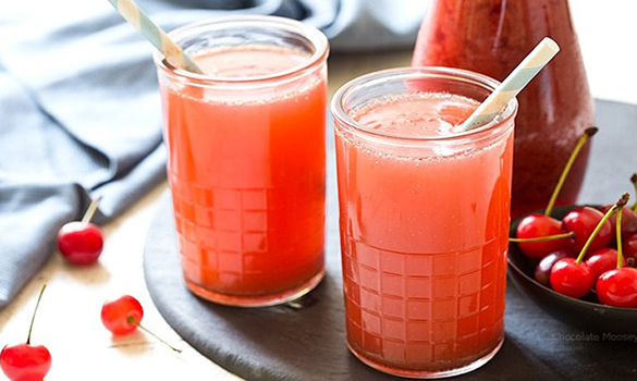 طرز تهیه یخ در بهشت با شربت آلبالو