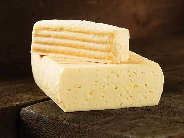 پنیر اسرم یکی از پنیرهای معروف جهان