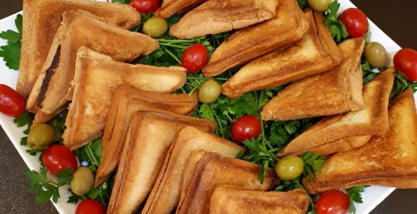 اسنک کالباس با پنیر پیتزا و قارچ