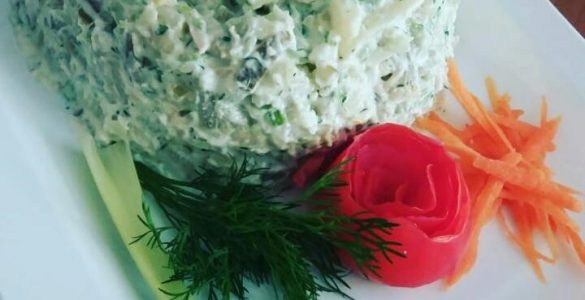 طرز تهیه سالاد پیازچه