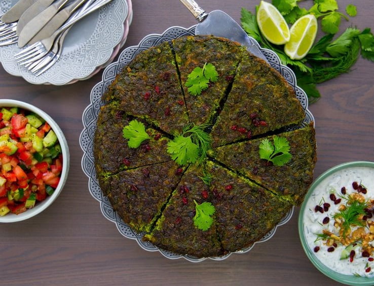 طرز تهیه کوکو سبزی در فر
