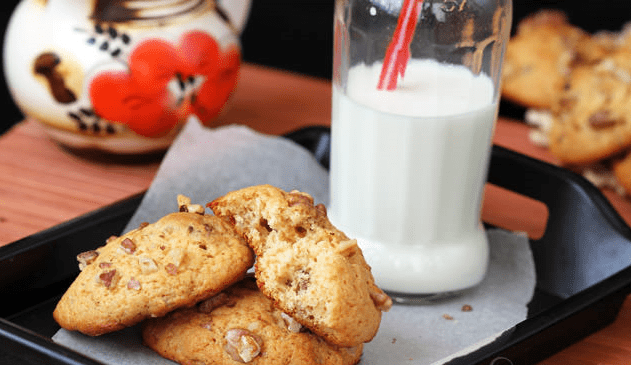 بیسکوییت رژیمی گردو و زردآلو بیسکوییت رژیمی گردو و زردآلو