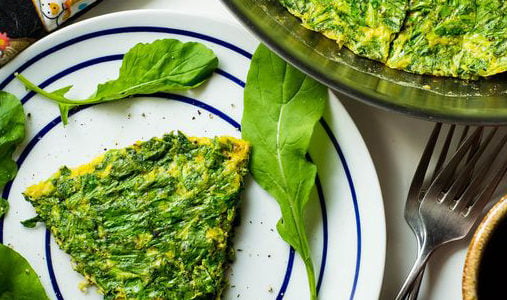 طرز تهیه کوکو سبزی با سیب زمینی