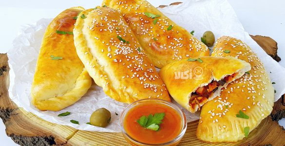 طرز تهیه پیراشکی مرغ و قارچ (آموزش مرحله به مرحله) | مجله اکالا