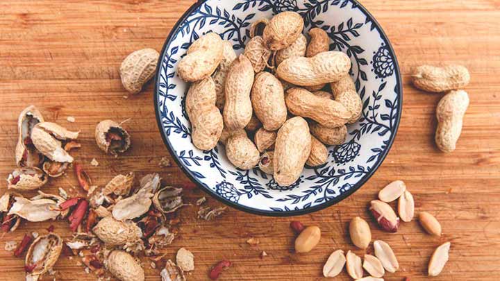 با خواص بادام زمینی برای بدن آشنا شوید