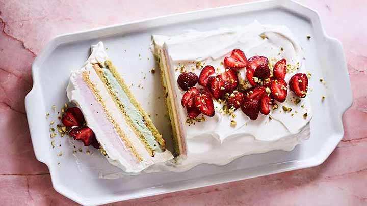 نکات کلیدی در تهیه کیک با ترکیب میوه و بستنی نکات کلیدی در تهیه کیک با ترکیب میوه و بستنی