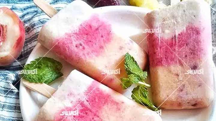 سرو بستنی یخی میوه‌ای