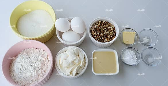 مواد لازم کیک با رویه عسلی و گردو