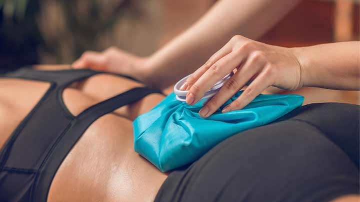 تسکین درد کمر با کمپرس سرد یا گرم تسکین درد کمر با کمپرس سرد یا گرم