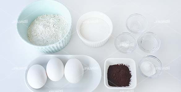 مواد لازم برای تهیه‌ی لایه‌های کیک کوکو استار