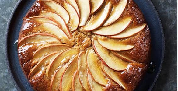 طرز تهیه کیک سیب و دارچین؛ نکاتی برای خوشمزه‌تر شدن | مجله اکالا