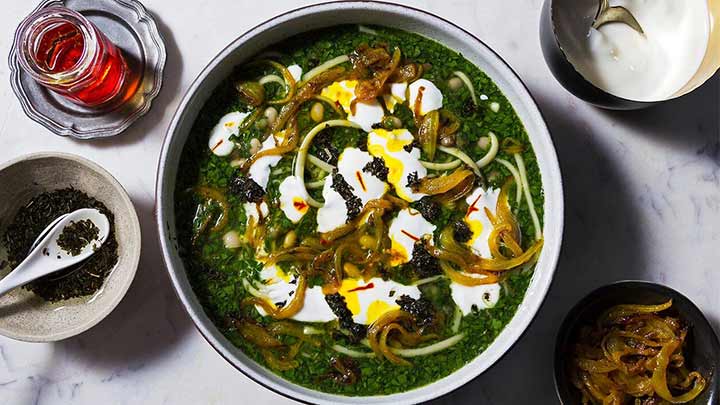 توجه به مرغوبیت رشته آشی برای سفت نشدن آش رشته