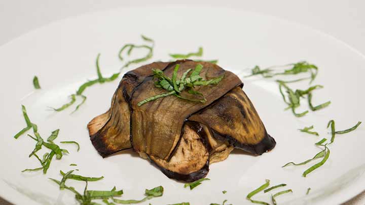 رسپی سالاد مرغ و بادمجان به صورت قالبی رسپی سالاد بادمجان خوشمزه با مرغ به صورت قالبی