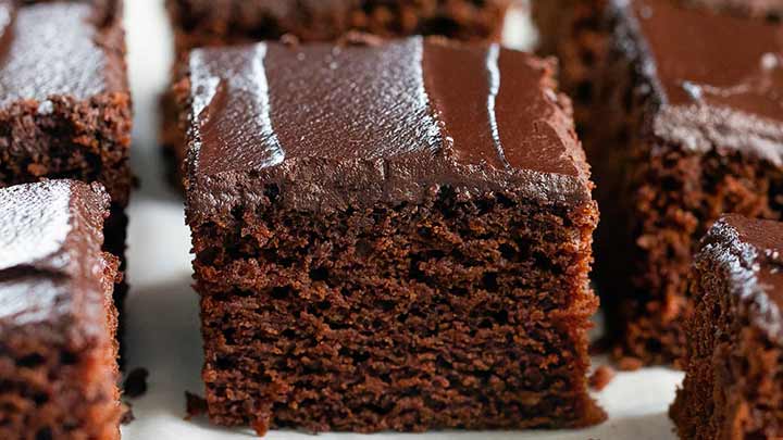 طرز تهیه سس شکلاتی برای کیک دیوانه