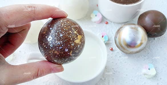 Chocolate bomb
