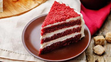 طرز تهیه کیک ردولوت (مخملی قرمز)؛ با رنگ خانگی