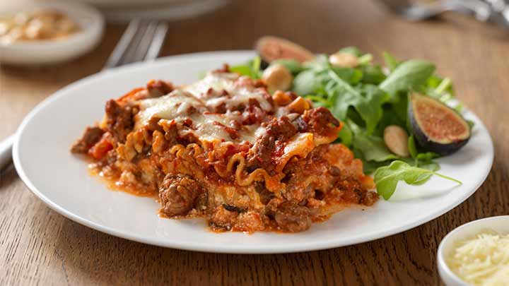 مراحل تهیه لازانیای بدون فر مراحل تهیه لازانیای بدون فر