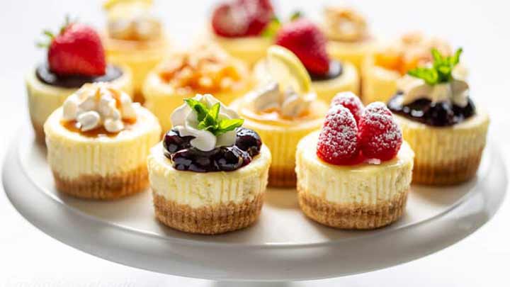 مراحل تهیه چیز کیک تک نفره آفناب گردان مراحل تهیه چیز کیک تک نفره آفناب گردان