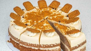 طرز تهیه کیک یخچالی کارامل سه لایه؛ خوشمزه و مجلسی