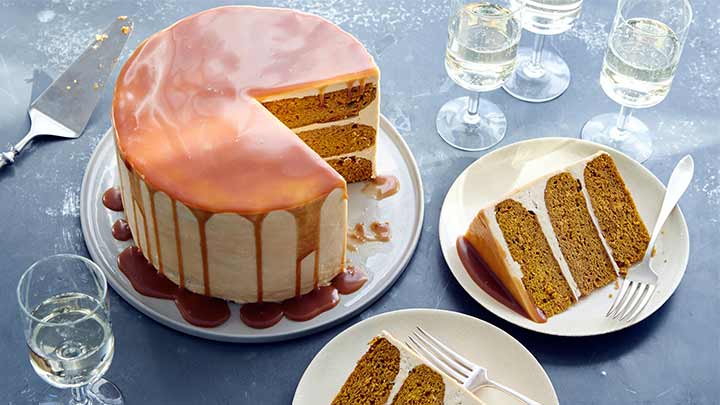 طرز تهیه کراست کیک کاراملی یخچالی