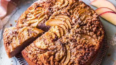 طرز تهیه کرامبل کیک سیب و گردو؛ بافتی لطیف و طعمی دلپذیر