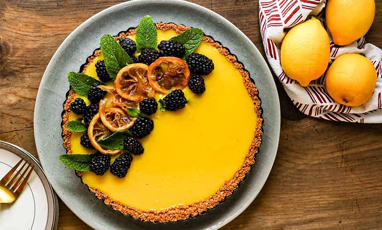 طرز تهیه تارت لیمو با مرنگ؛ خوشمزه و مجلسی