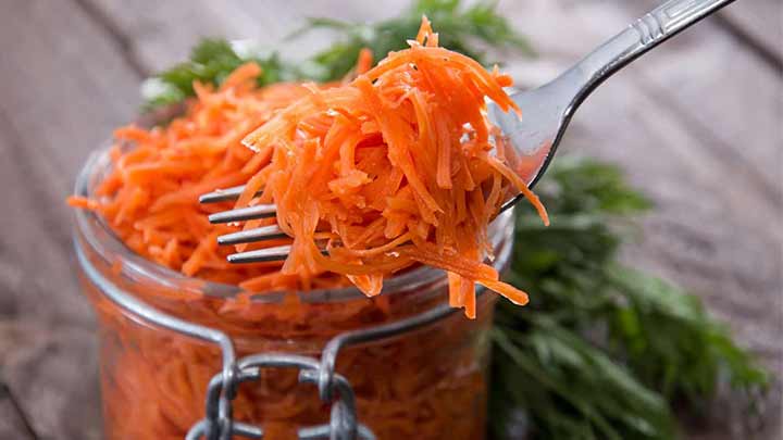 هویج؛ منبع غنی بتاکاروتن برای رشد چشم جنین هویج؛ منبع غنی بتاکاروتن برای رشد چشم جنین