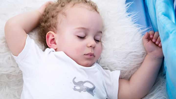 علت بوی بد بدن کودکان علت بوی بد بدن کودکان