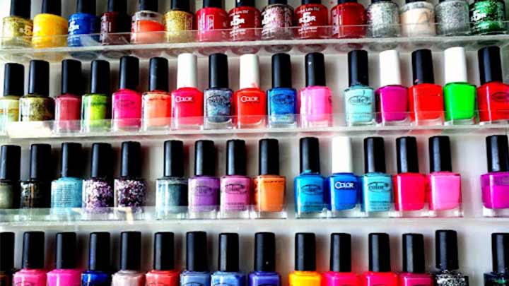 خانمهای ایرانی از چه مارک لاکی استفاده میکنند؟ خانمهای ایرانی از چه مارک لاکی استفاده میکنند؟