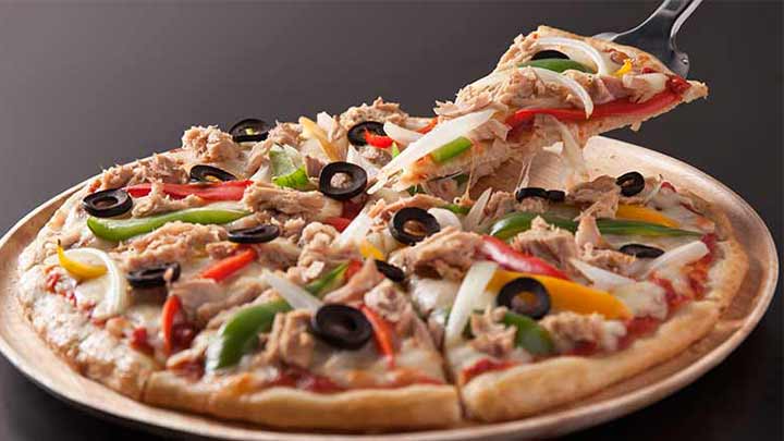 پیتزای تن ماهی؛ یک فست فود رژیمی خوشمزه