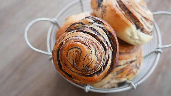 نکات و فوت و فنهای تهیه نان صبحانه شکلاتی نکات و فوت و فنهای تهیه نان صبحانه شکلاتی