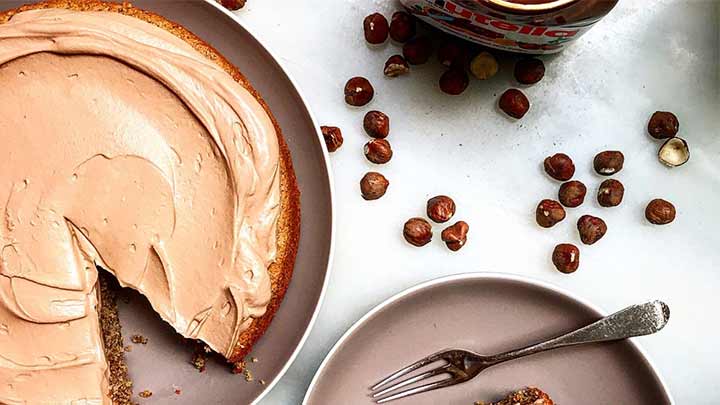 مراحل تهیه کیک کره‌ای فندق و نوتلا