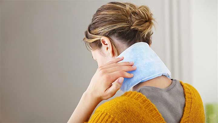 درمان خانگی سردرد با کمپرس گرم درمان خانگی سردرد با کمپرس گرم