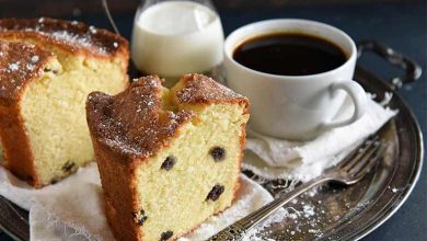 طرز تهیه کیک کشمشی با پف زیاد؛ یک عصرانه دلچسب و سریع