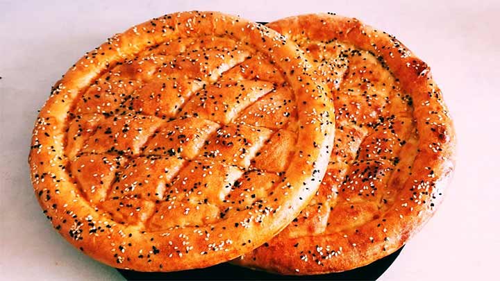 مراحل تهیه نان فطیر خانگی مراحل تهیه نان فطیر خانگی