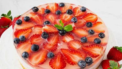 طرز تهیه دسر سه لایه ژله‌ای؛ با پودینگ و کراست بیسکویتی