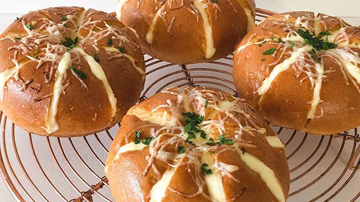 رسپی یک نان خوشمزه برای صبحانه رسپی یک نان خوشمزه برای صبحانه