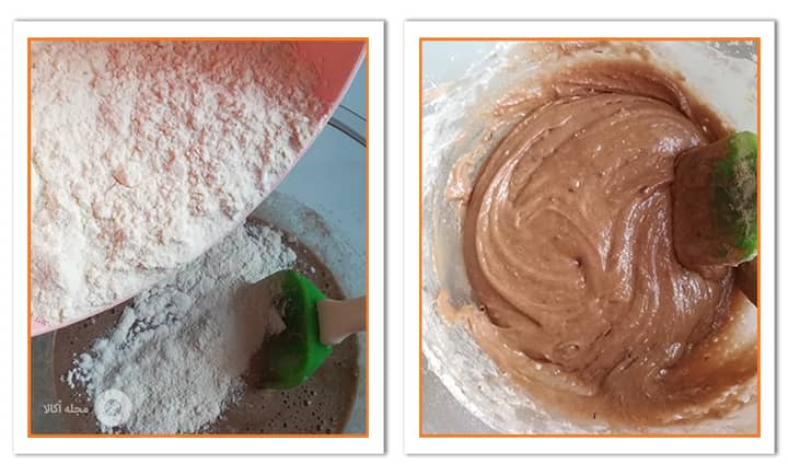 ریختن آرد در دو مرحله به مواد کاپ کیک موکا