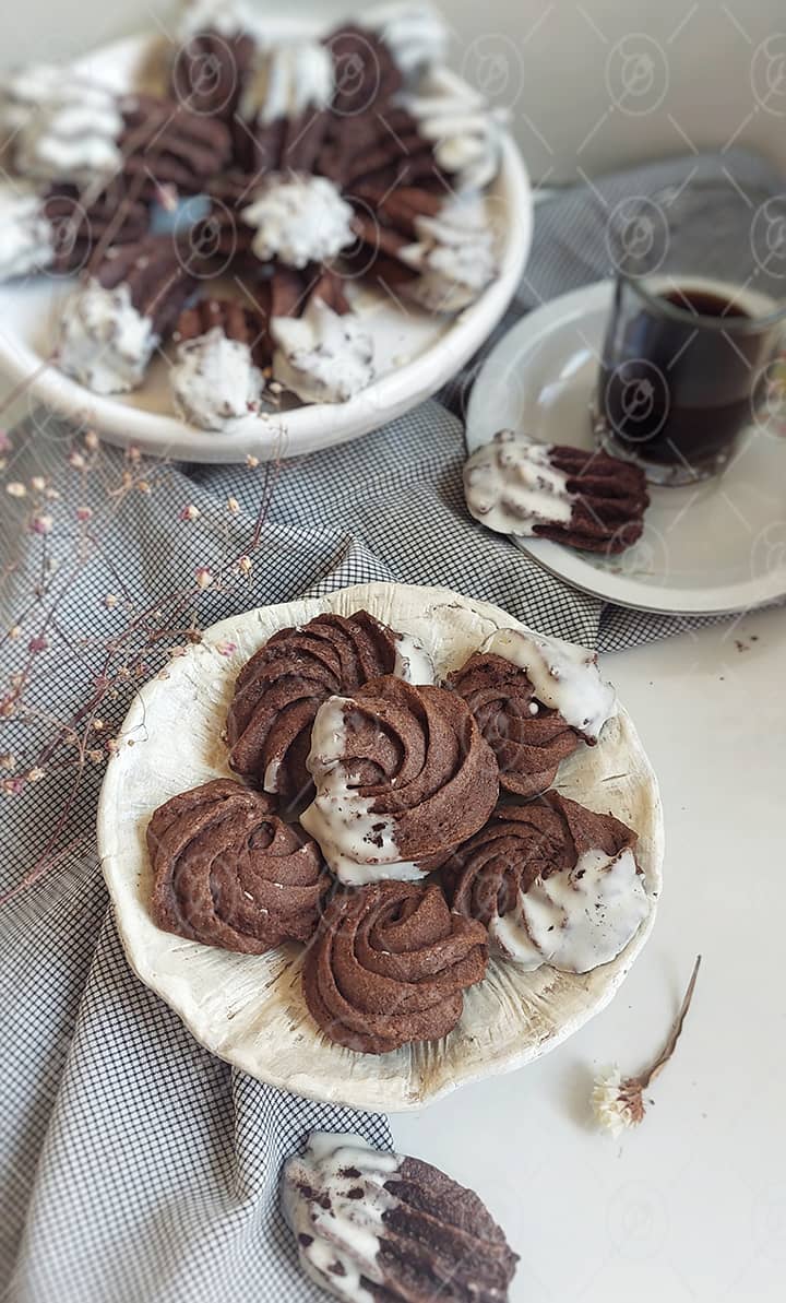 طرز تهیه شیرینی زرت شکلات و قهوه برای عید نوروز