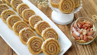 طرز تهیه شیرینی رول بادام زمینی و شکلات برای عید نوروز