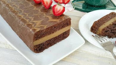 طرز تهیه کیک شکلاتی با کرم پاتیسیر نسکافه ای؛ مرحله به مرحله با عکس