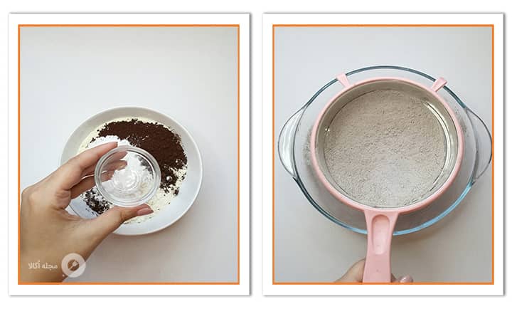 نمک و آرد را در کیک شکلاتی با کرم نسکافه ای اضافه کنید