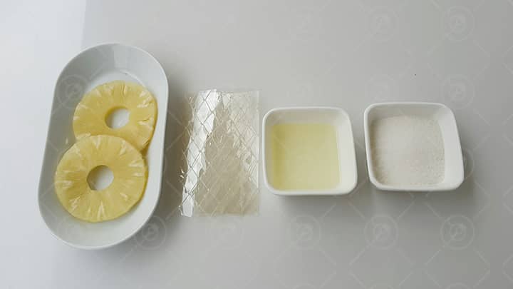 مواد لازم برای لایه رویی رولت شیرینی تر برشی آناناسی