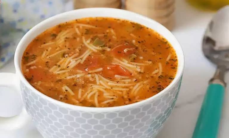 طرز تهیه سوپ ورمیشل با مرغ؛ خوشمزه و ساده برای سرماخوردگی